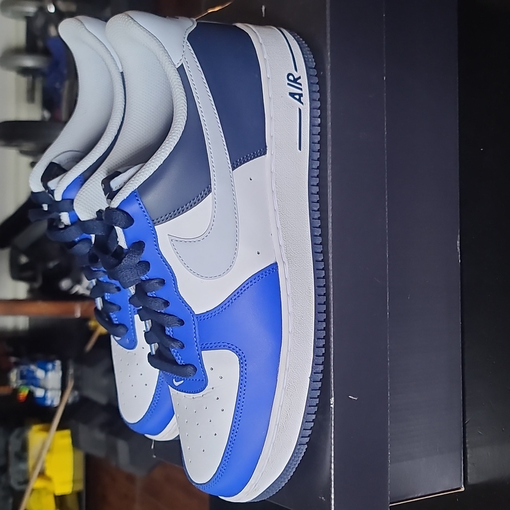 Men's Nike Air Force 1 '07 LV8